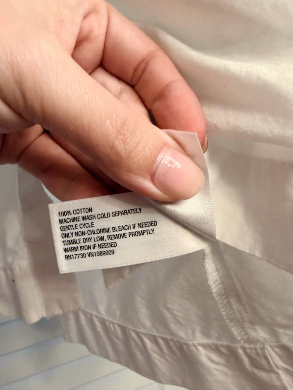 Universal Thread White Button-Front Blouse - Picture 4 of 4